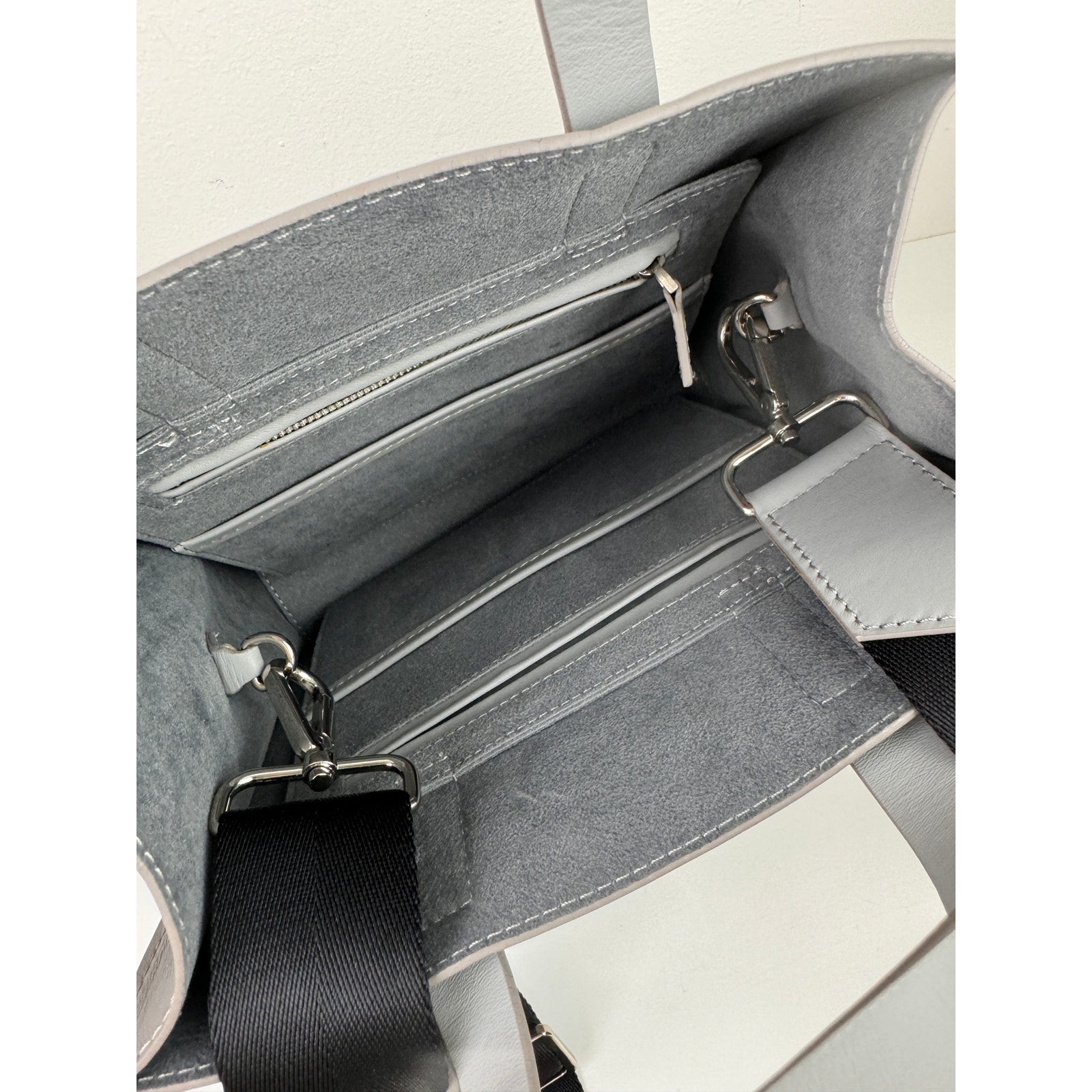 Mlouye Gray Handbag Leather Inner Pockets Top Handle Strap Crossbody Bag Rare — image 7 of 7